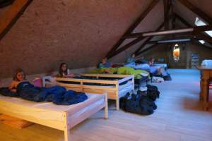 Rondleiding slaapzaal kamp 1